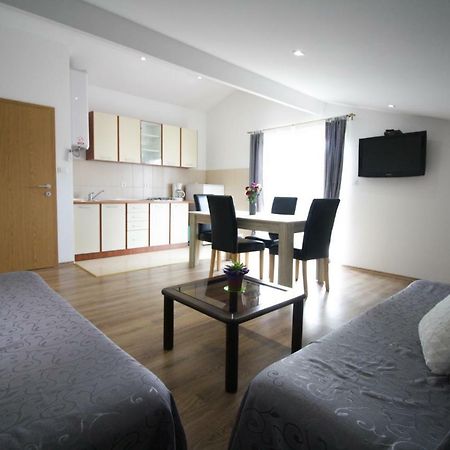 Sebi Apartment 300 M From Beach Rovinj Buitenkant foto